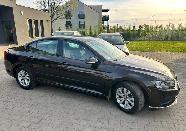 Volkswagen Passat cena 68900 przebieg: 111000, rok produkcji 2020 z Choroszcz małe 46